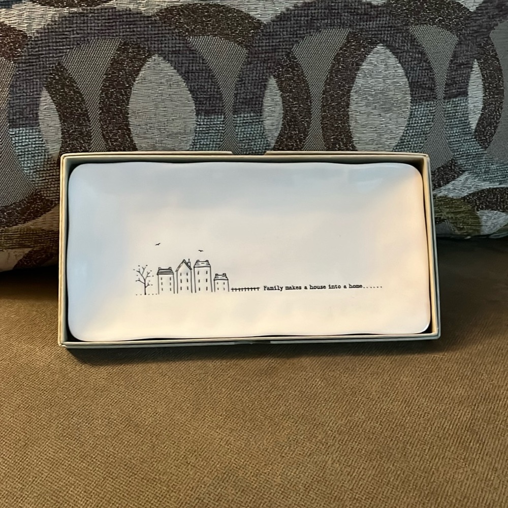 Small trinket plate with houses